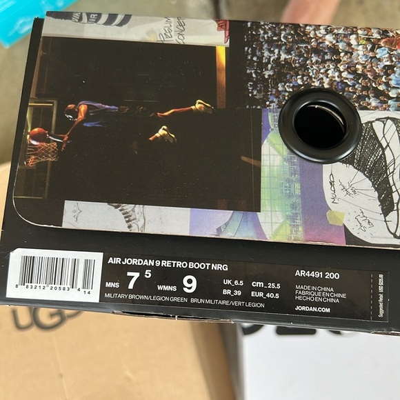 Like brand New!!! Wore them twice in the winter- water marktoe Suede but FIRE 🔥 - Picture 6 of 7